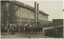 Meisjesschool St. Jozef aan de Bunzingstraat. Fotograaf onbekend.