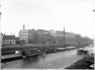 Aan de Kanaaldijk Noord-West 57 begint Van Gorp een garagebedrijf.