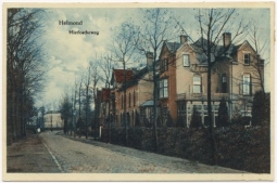 Drie herenhuizen aan de Mierloseweg.