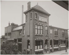 Zeepfabriek De Lelie van C.J.E. Redelé, in de Tramstraat omstreeks 1930. Beeldcollectie RHCe.