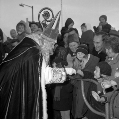 Intocht van Sinterklaas, op 17 november 1962. Fotograaf Frans van Mierlo, Fotovisie | beeldcollectie RHCe