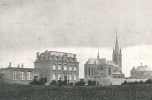 De nieuwgebouwde meisjesschool, klooster, kerk en pastorie van de Zeilberg