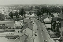 De Hoofdstraat in Mierlo-Hout.