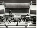 Een hoorcollege in het nieuwe collegezaalcomplex in 1968. Foto En Face.